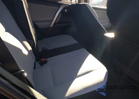 2018 Toyota Rav4 Xle z USA, uszkodzony, nr VIN 2T3RFREV9JW728346